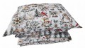 Pościel dziecięca z bawełny w rozmiarze 140x200 cm, w biało-beżowym świątecznym wzorze boho: bombki, bałwanek, pingwinek, choinki i dzwoneczki. Delikatny, naturalny komplet idealny na zimę.jpg